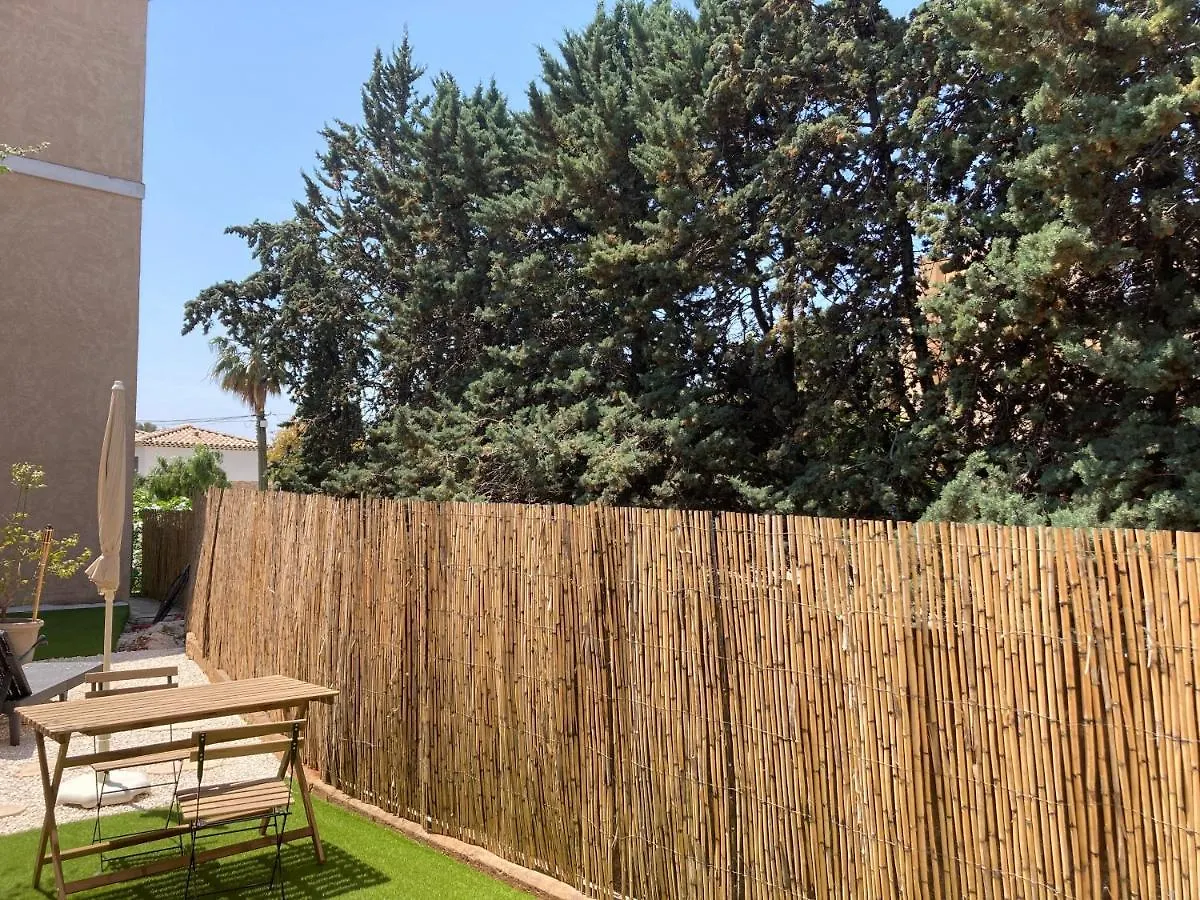 T2 30 M2 Avec Jardin Proche Des Plages Bandol Apartment