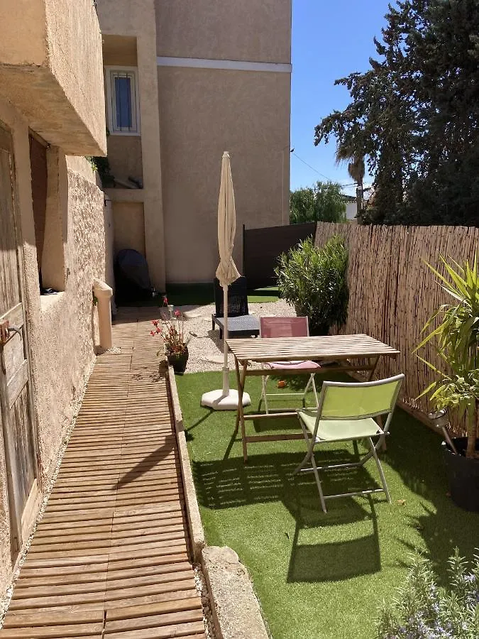 T2 30 M2 Avec Jardin Proche Des Plages Bandol France